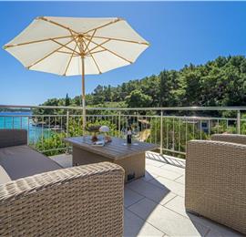 6 Bedroom Beachfront Villa with Heated Pool near Vela Luka on Korcula Island, Sleep 12